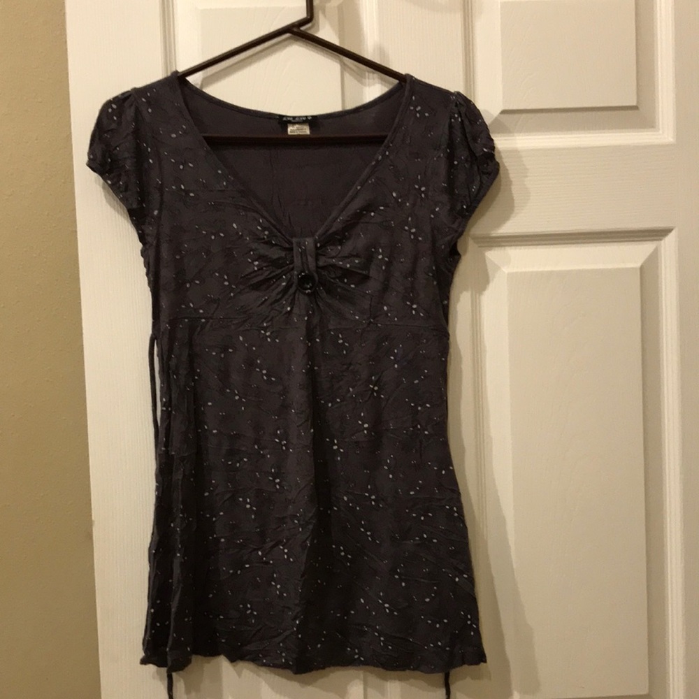 Lia Lee Maternity size M. Beautiful blouse